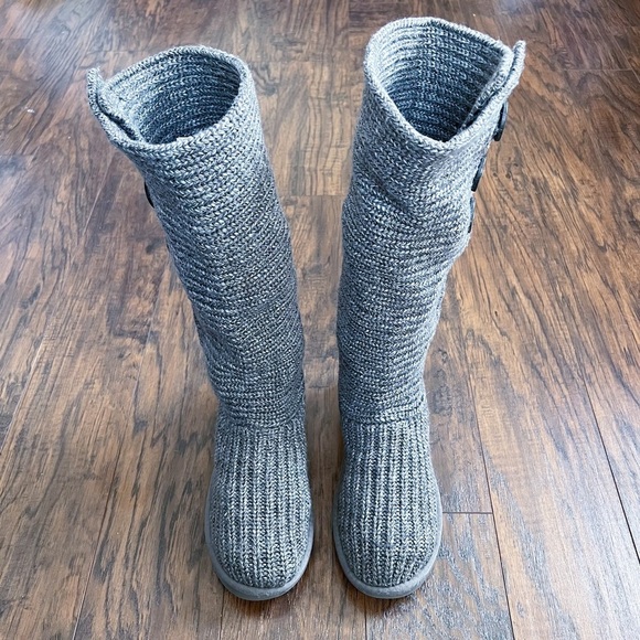 UGG • Cardy II Boot grey ribbed knit sweater triple button fold over slouch - Picture 15 of 16